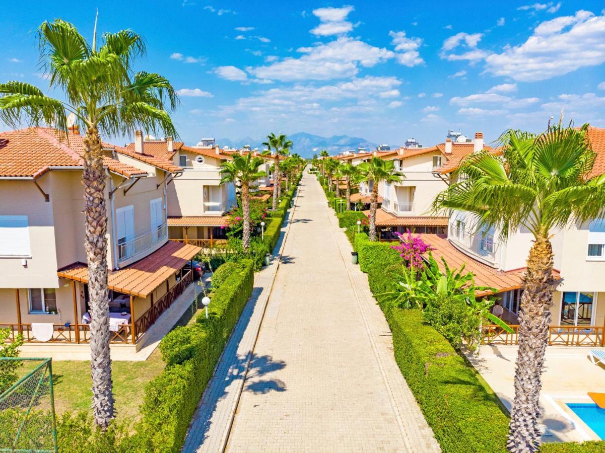 Paradise Town Hadrian 100 Mbps Free Wifi Villa